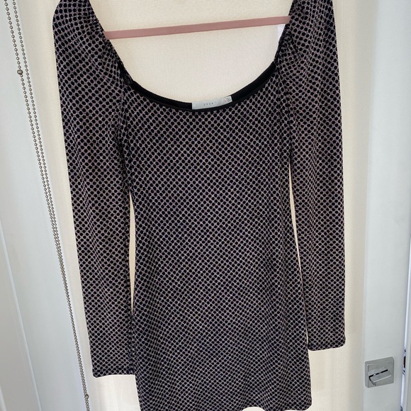 Sparkly gold, low front and low back cocktail dress - Picture 4 of 5